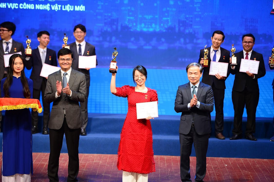 Từ bỏ hào quang để trở về