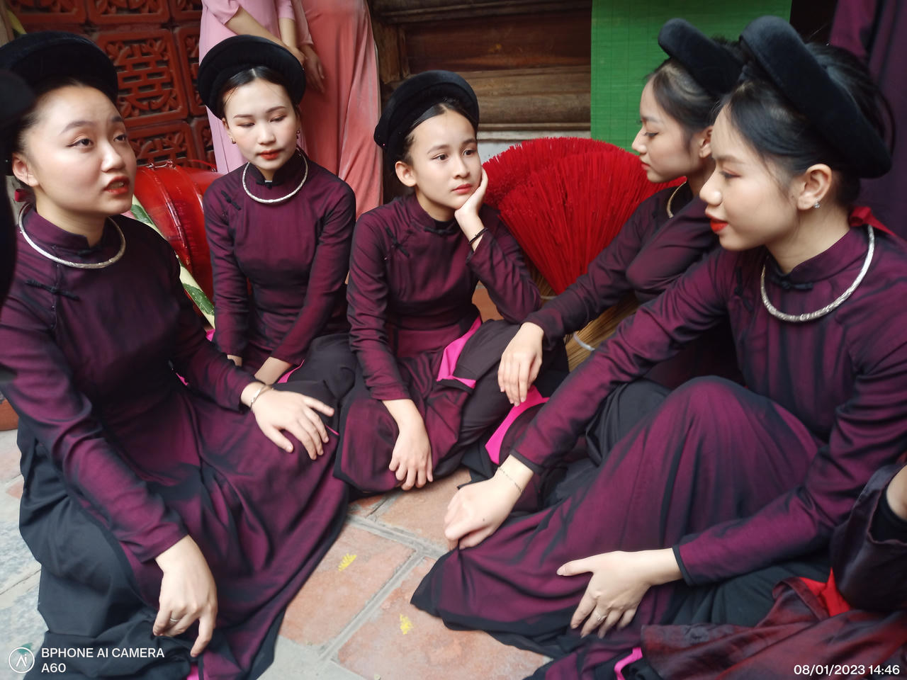 Sự trở lại ngoạn mục của áo dài ngũ thân 