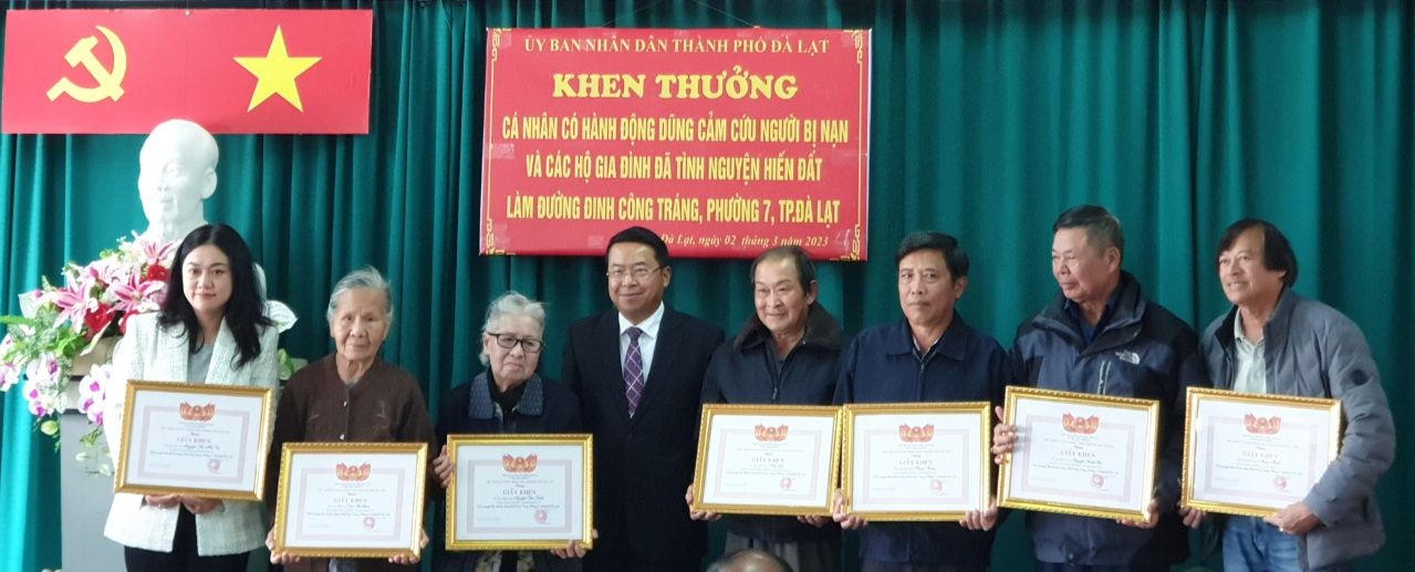 Những 'đại gia' Đà Lạt hiến đất mở đường