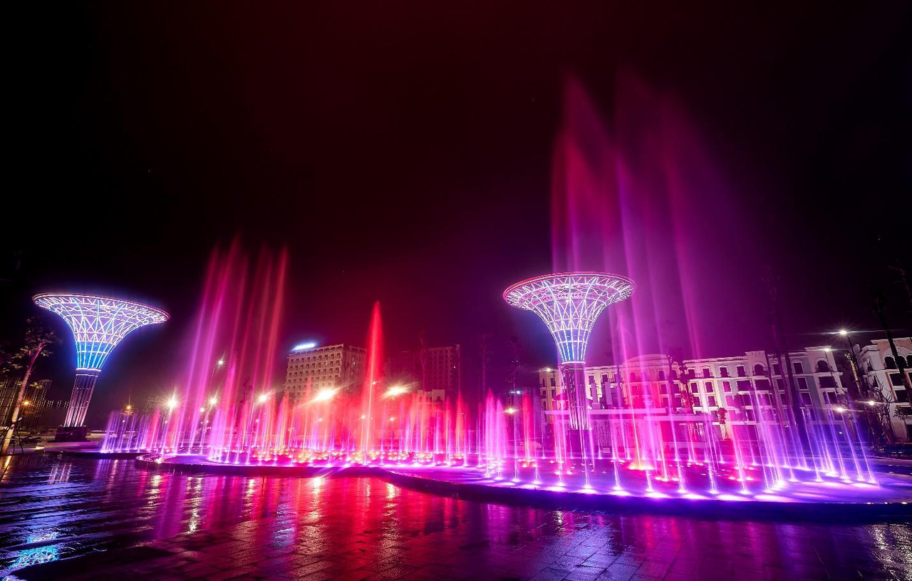 Sun Group 'làm đẹp những vùng đất' bằng nhiều sản phẩm lung linh trong đêm