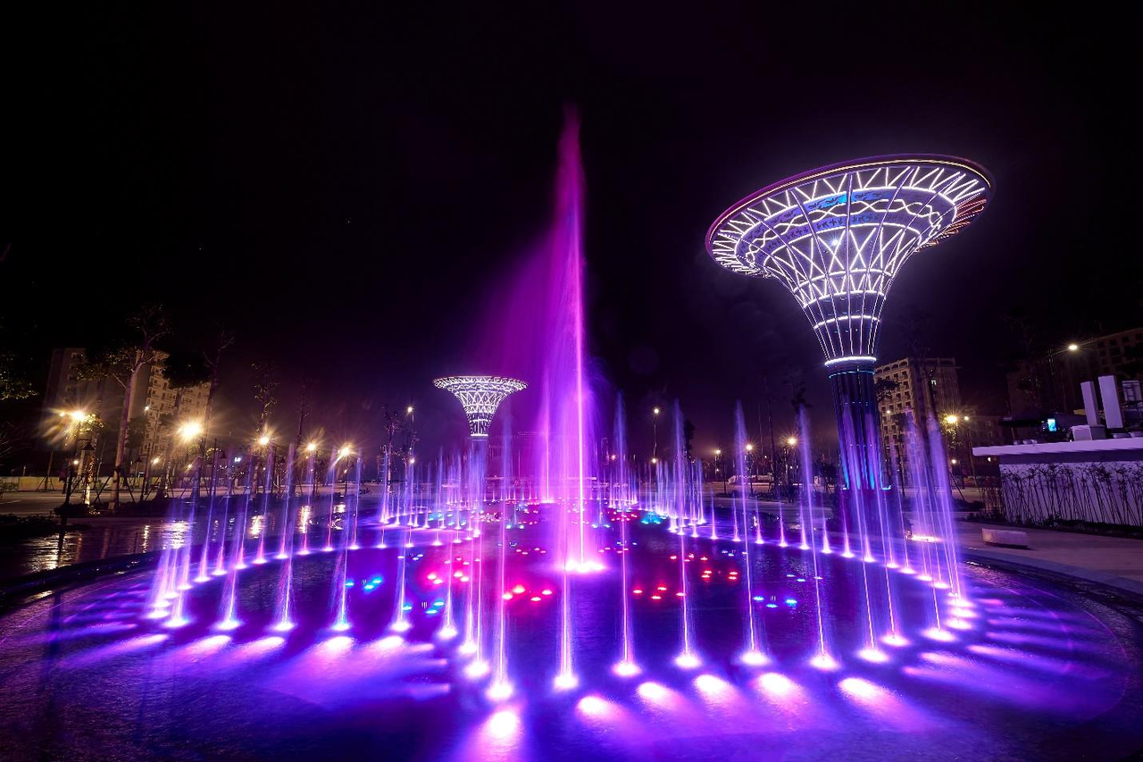 Sun Group 'làm đẹp những vùng đất' bằng nhiều sản phẩm lung linh trong đêm