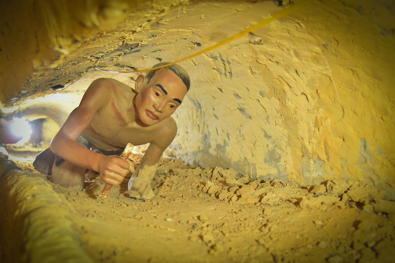 Khí tiết người cộng sản nơi nhà giam đế quốc