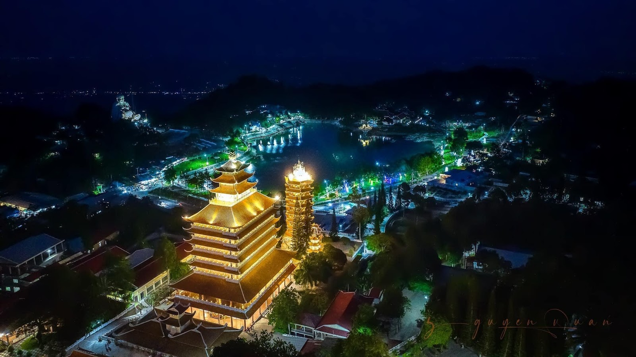 Khúc hát mây ngàn giữa trời xanh