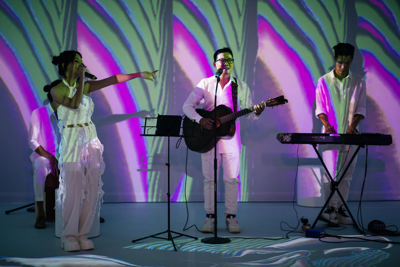 LIT - Bật sáng: Cảm hứng sáng tạo giao thoa nghệ thuật cùng công nghệ