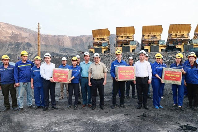 Thủ tướng Chính phủ đánh giá cao TKV trong sản xuất, tăng sản lượng, đáp ứng than cho nhiệt điện