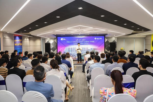 Lễ kí kết đại lý phân phối chính thức dự án Khai Sơn City giữa Cen Land và các đại lý chiến lược