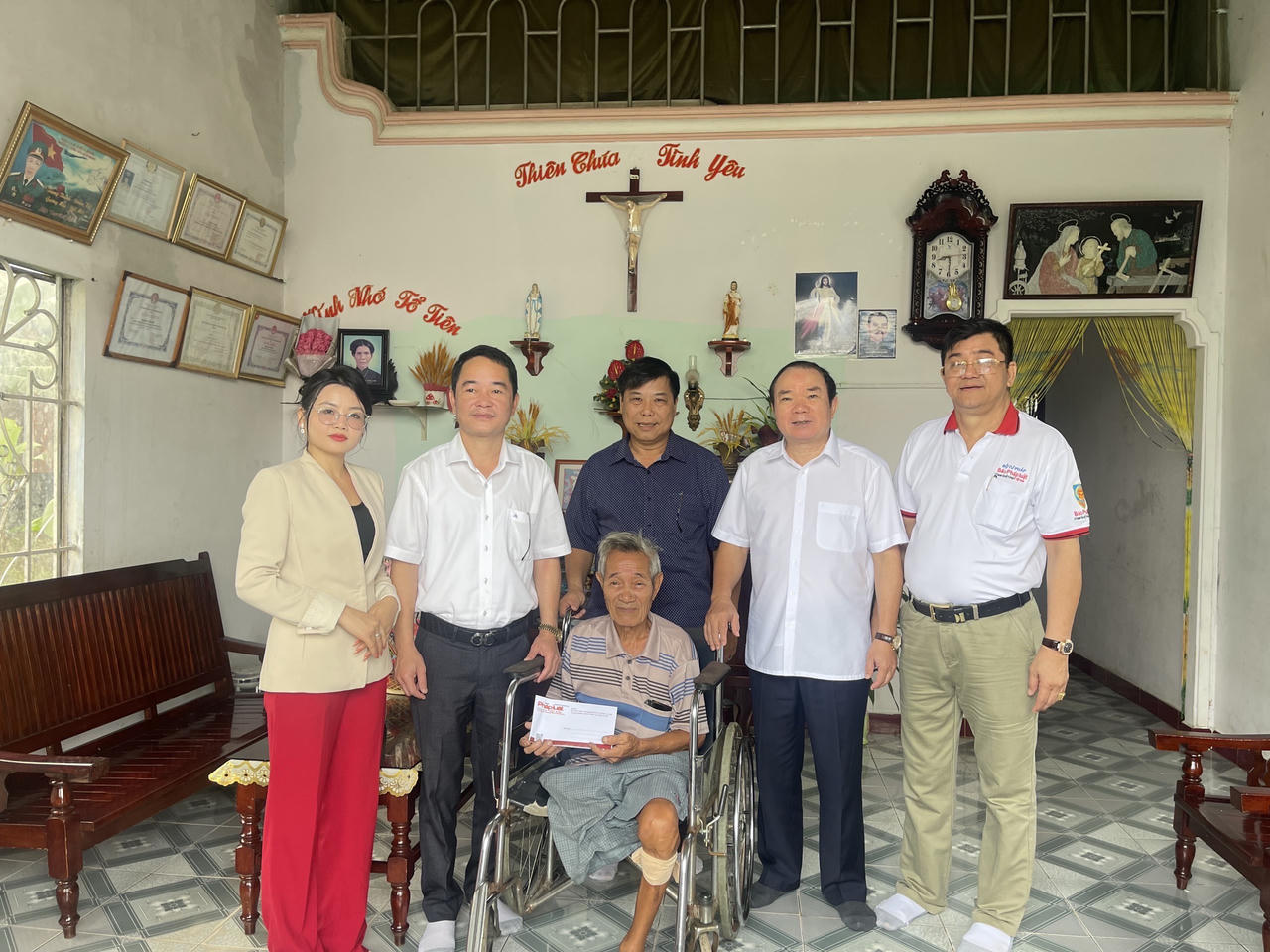 Ban Tuyên giáo Trung ương thăm, tặng xe đạp cho học sinh nghèo tại Đồng Nai