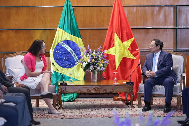 Thủ tướng Phạm Minh Chính tiếp Chủ tịch Đảng Cộng sản Brazil