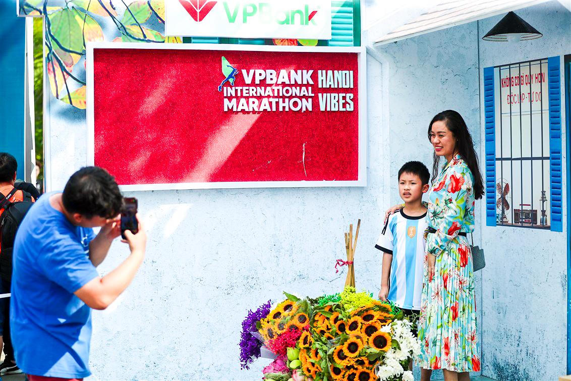 Sôi nổi các hoạt động trước giờ khởi tranh VPBank Hanoi International Marathon 2023
