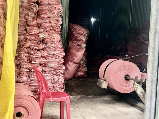 Yêu cầu Cơ sở sản xuất bao PP Duy Sơn khẩn trương di dời ra khỏi KDC Him Lam