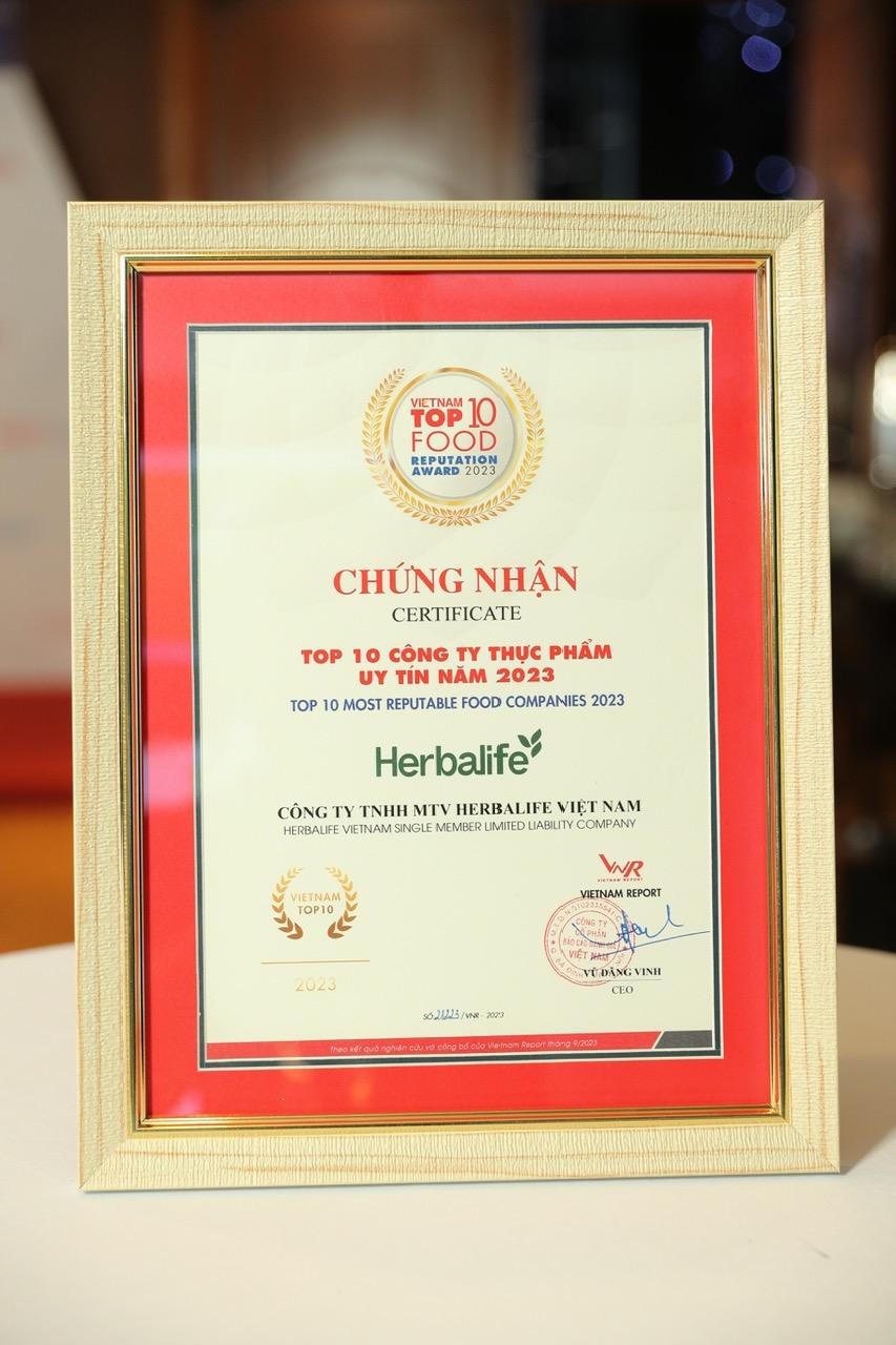 Lần thứ 3 liên tiếp Herbalife Việt Nam đạt giải thưởng Top 10 Công ty Thực phẩm Uy tín