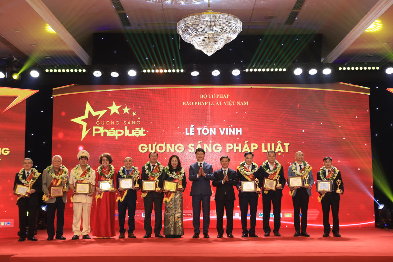 Tôn vinh 50 Gương sáng Pháp luật năm 2023