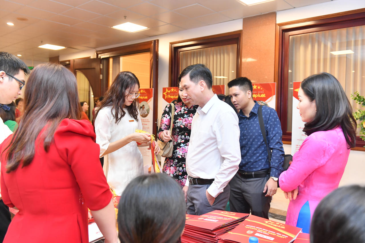 Tôn vinh 50 Gương sáng Pháp luật năm 2023