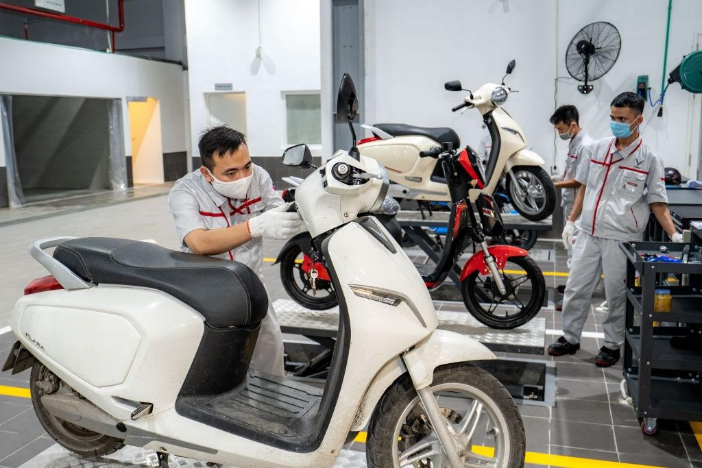 Xe máy điện hứa hẹn soán ngôi xe xăng dịp mua sắm cuối năm