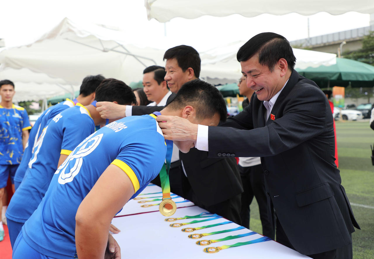 Bế mạc Giải bóng đá các cơ quan Trung ương mở rộng tranh Cúp Báo Đại biểu Nhân dân