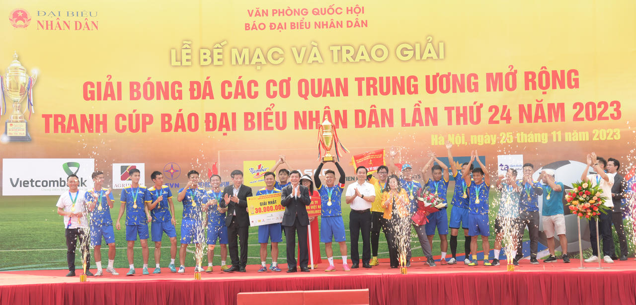 Bế mạc Giải bóng đá các cơ quan Trung ương mở rộng tranh Cúp Báo Đại biểu Nhân dân