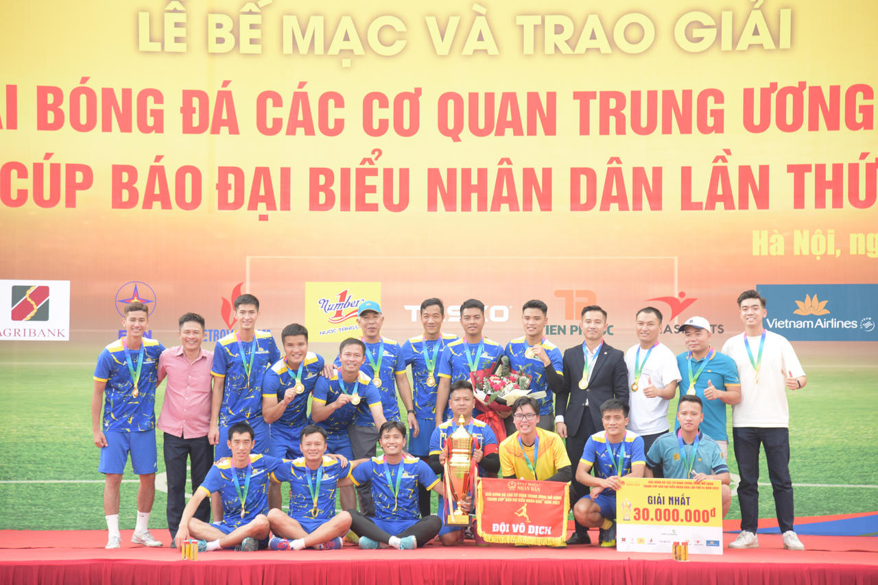 Bế mạc Giải bóng đá các cơ quan Trung ương mở rộng tranh Cúp Báo Đại biểu Nhân dân