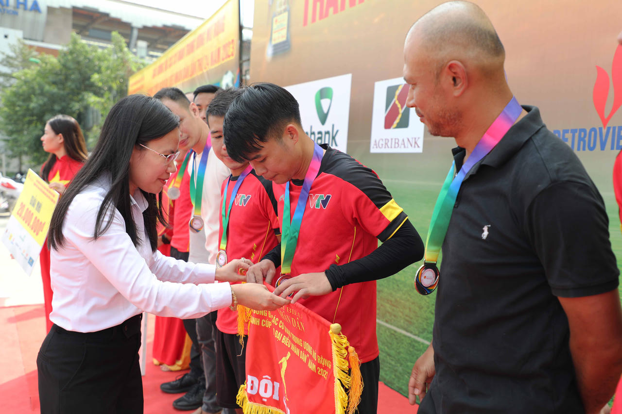 Bế mạc Giải bóng đá các cơ quan Trung ương mở rộng tranh Cúp Báo Đại biểu Nhân dân