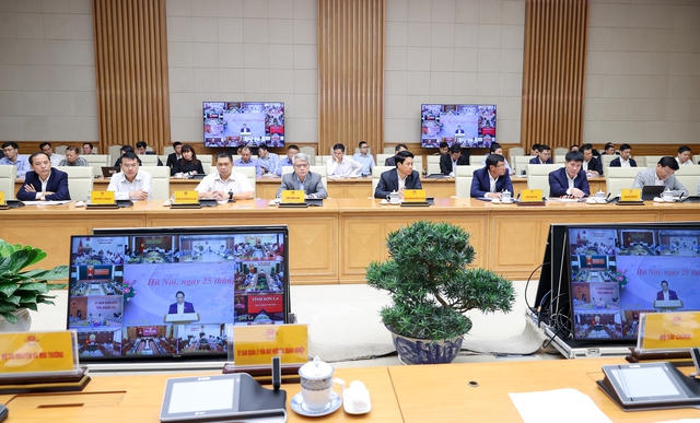 Đẩy mạnh phân cấp, ủy quyền, quyết liệt thúc đẩy các công trình giao thông trọng điểm