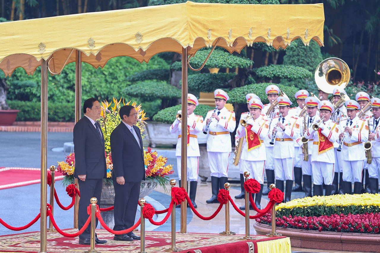 Lễ đón trọng thể Thủ tướng Lào Sonexay Siphandone thăm chính thức Việt Nam