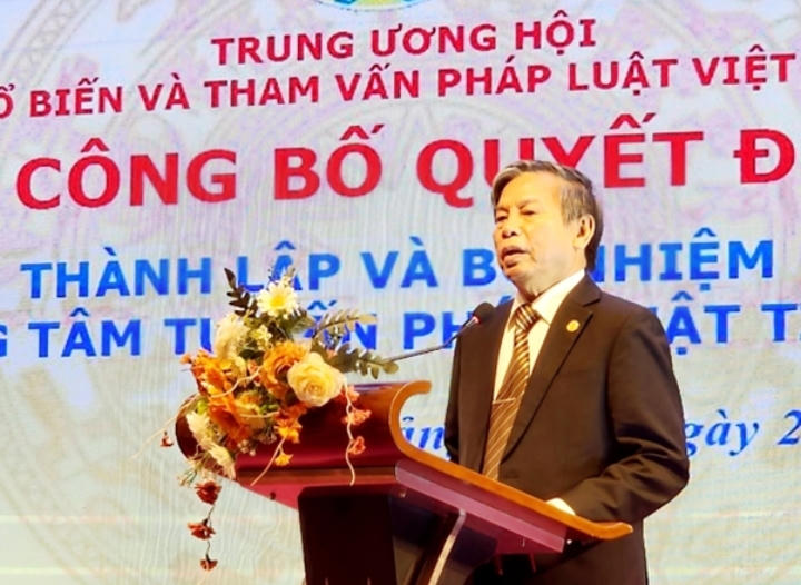 Thành lập và bổ nhiệm Giám đốc Trung tâm Tư vấn Pháp luật tỉnh Quảng Bình