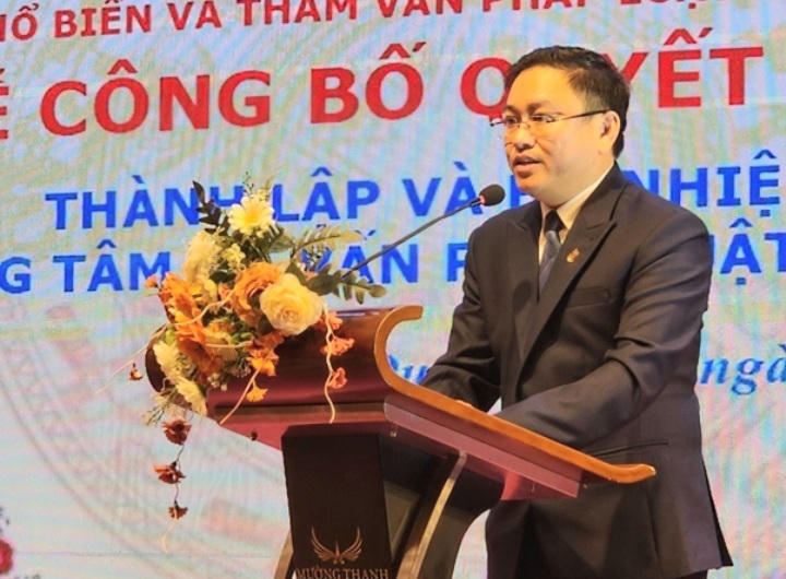 Thành lập và bổ nhiệm Giám đốc Trung tâm Tư vấn Pháp luật tỉnh Quảng Bình