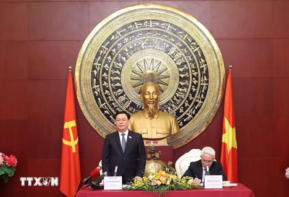 Chủ tịch Quốc hội: Triển khai hiệu quả hơn nữa các cơ chế hợp tác Việt-Trung