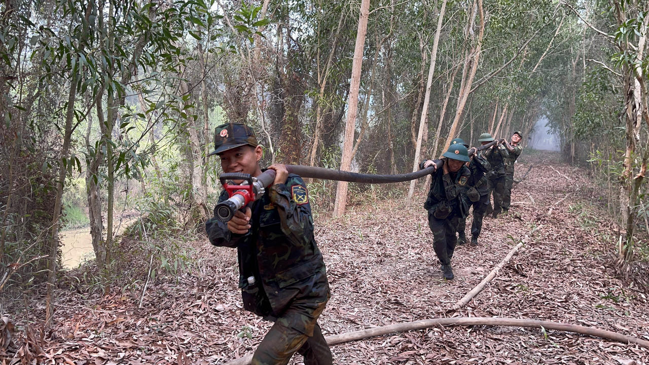 Cháy rừng tràm ở huyện Giang Thành: Chủ tịch tỉnh Kiên Giang yêu cầu tăng cường PCCC rừng