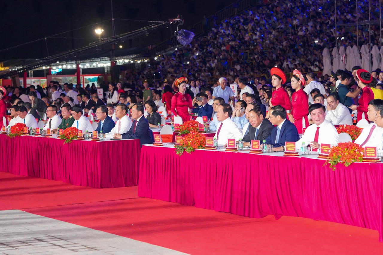 Lễ hội Hoa Phượng Đỏ 2024: Hải Phòng - Bừng sáng miền Di sản