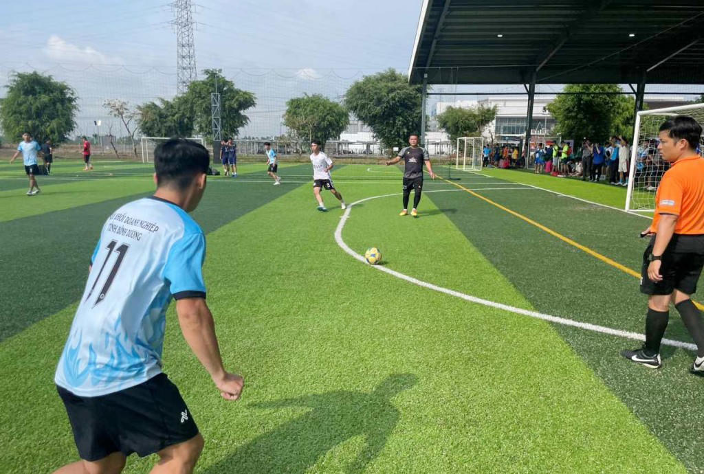 Khai mạc Giải Bóng đá nam Thanh niên công nhân tỉnh Bình Dương - Cúp báo Tuổi trẻ Thủ đô năm 2024