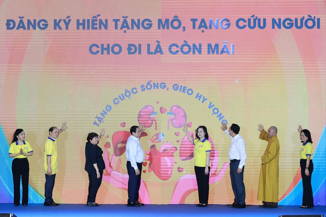 Thủ tướng Phạm Minh Chính đăng ký hiến tạng, kêu gọi mọi người dân tình nguyện đăng ký hiến tạng