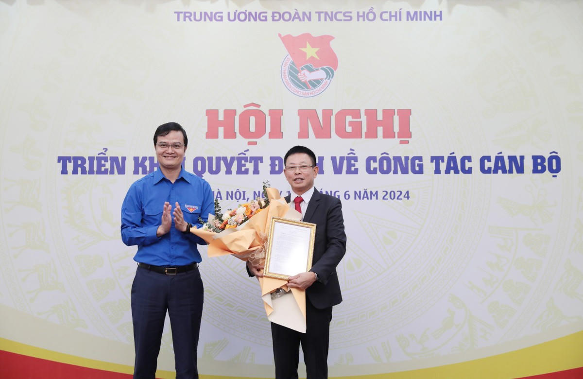 Nhà báo Phùng Công Sưởng làm Tổng Biên tập Báo Tiền Phong