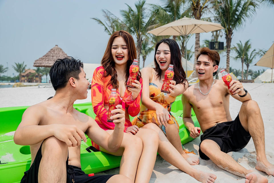 Người trẻ uống gì để giữ dáng vẻ tươi mát ngày nắng nóng?