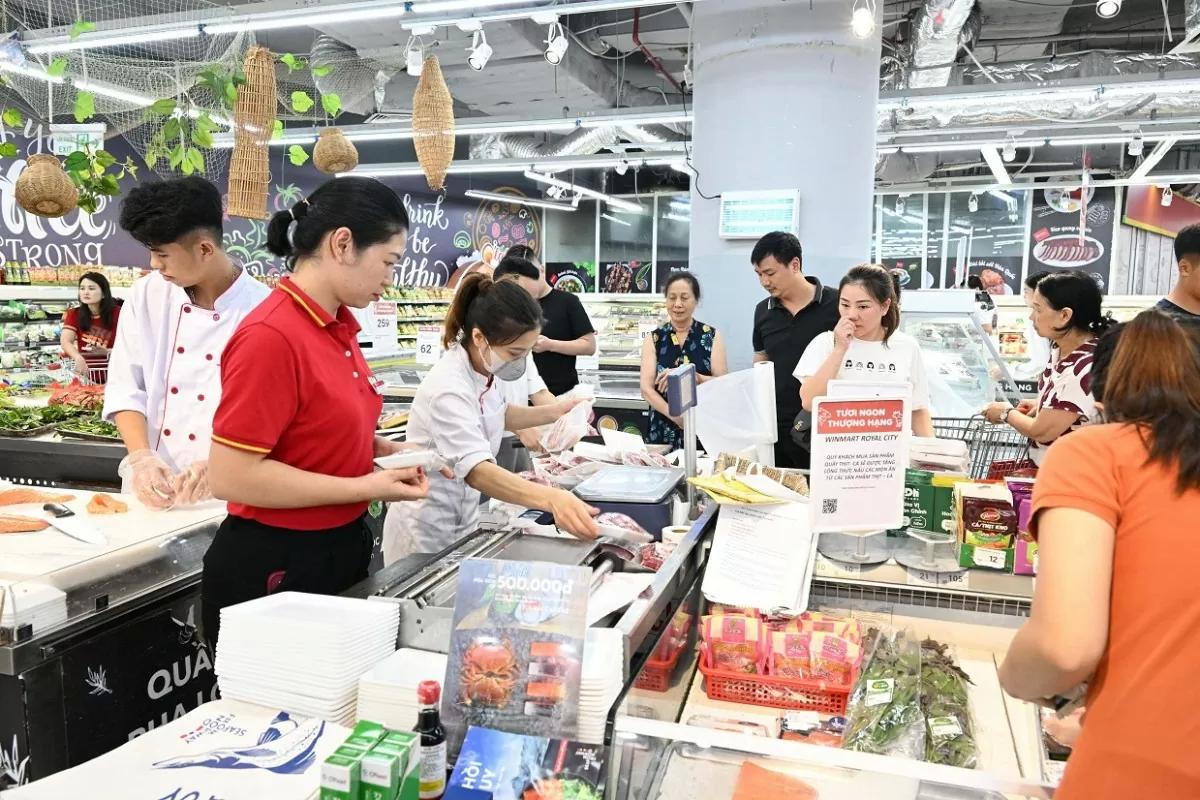 Bộ Công Thương kiểm tra hoạt động dự trữ hàng hoá trước cơn bão số 3