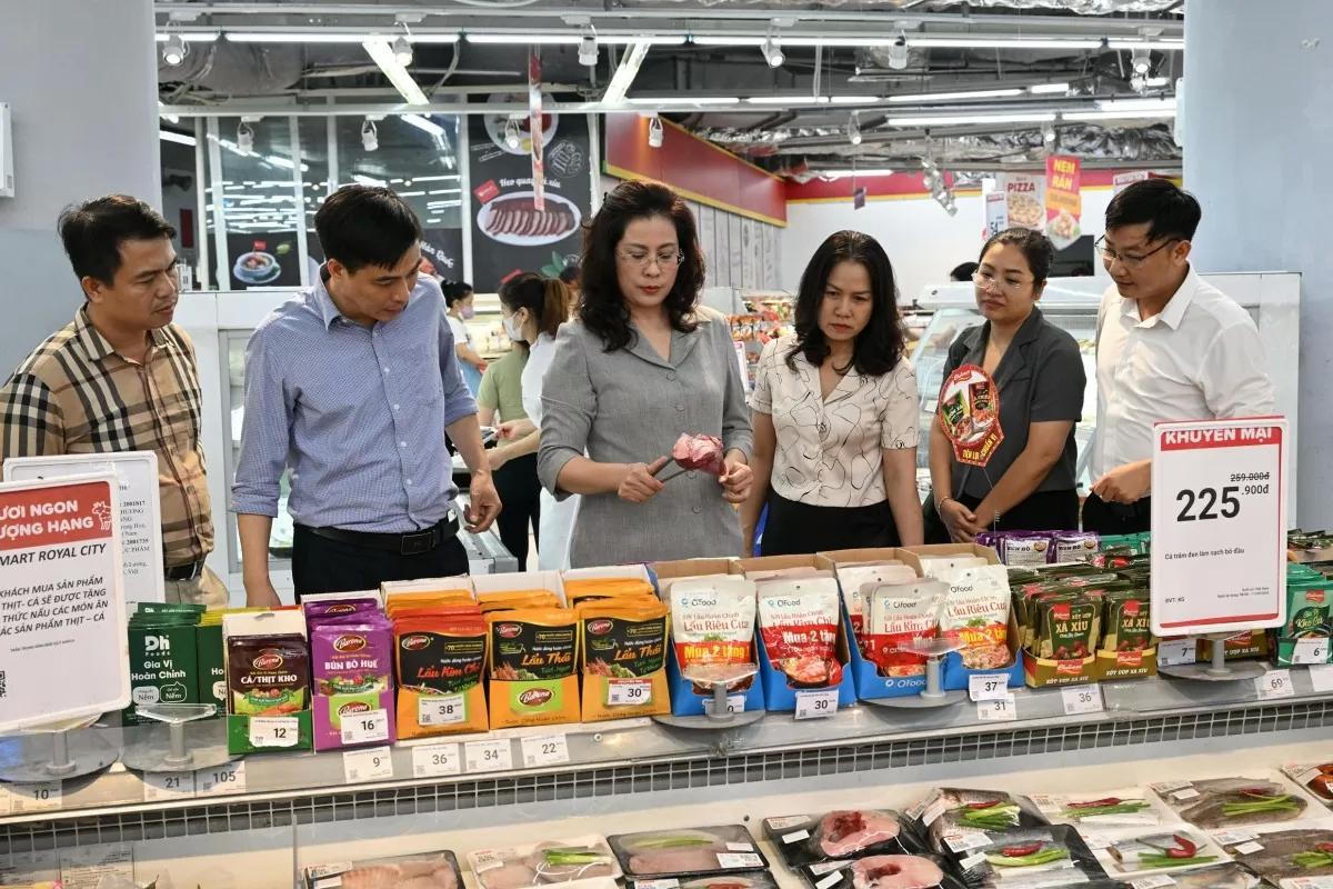 Bộ Công Thương kiểm tra hoạt động dự trữ hàng hoá trước cơn bão số 3