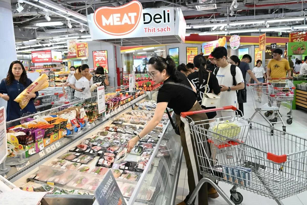 Bộ Công Thương kiểm tra hoạt động dự trữ hàng hoá trước cơn bão số 3