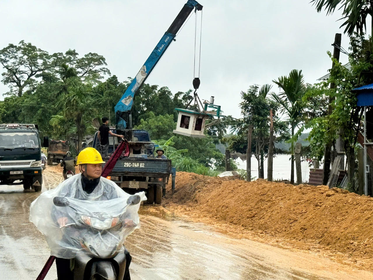 Trực tiếp sự cố sập cầu Phong Châu: Nỗ lực khắc phục hậu quả thiên tai do bão Yagi gây ra