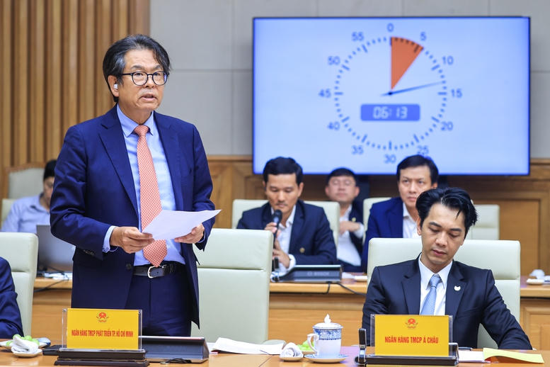 Thủ tướng: Hệ thống ngân hàng cần thực hiện '6 tăng, 6 giảm, 6 tăng tốc, bứt phá'