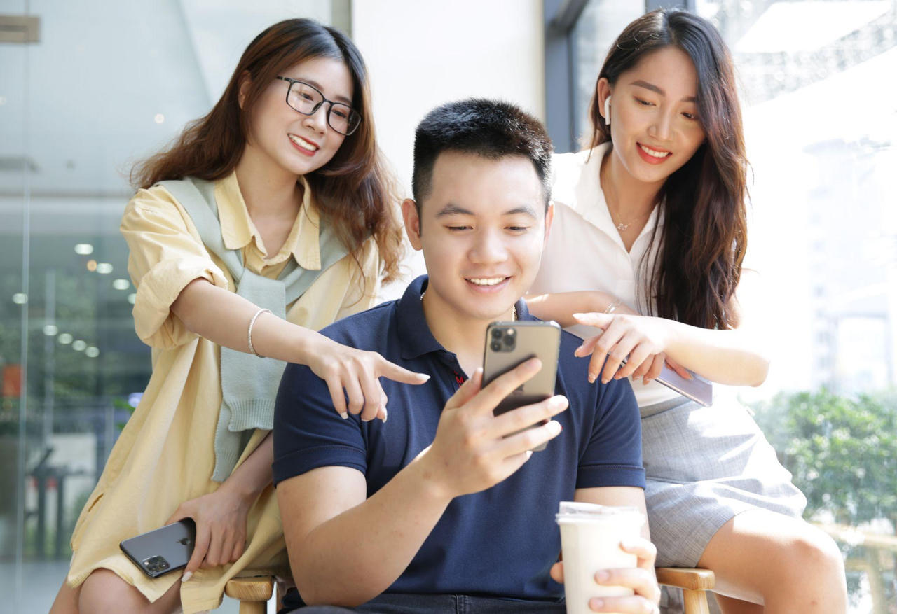 Cơ hội 'rinh' iPhone 16 khi mở tài khoản Plus trên Agribank Plus