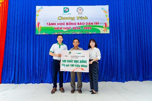 Học bổng từ FE CREDIT: Hy vọng và động lực cho trẻ em hiếu học tại Bạc Liêu