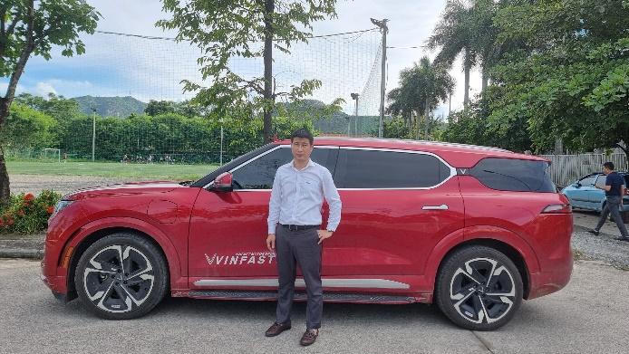 Chủ xe VF 9: ‘Chơi xe điện không lo về giá với chính sách độc nhất của VinFast’