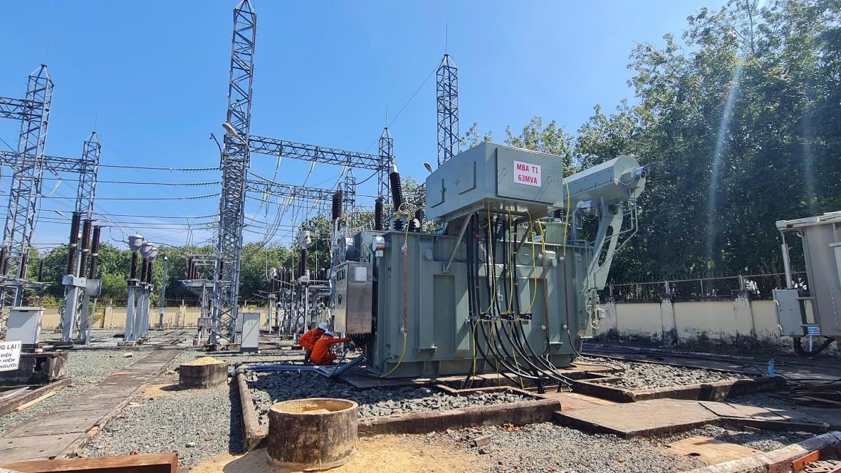 Cuối năm các tỉnh phía Nam liên tục đưa vào vận hành các công trình 110kV