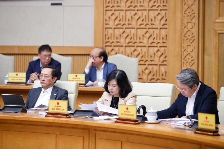 Thủ tướng: Tập trung nguồn lực cao nhất để chuẩn bị trình Quốc hội các nội dung liên quan sắp xếp, tinh gọn bộ máy