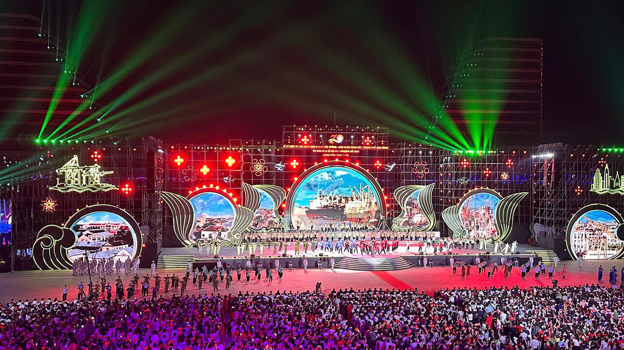 Hải Phòng kỷ niệm 70 năm Ngày Giải phóng, đón nhận danh hiệu 'Thành phố Anh hùng'