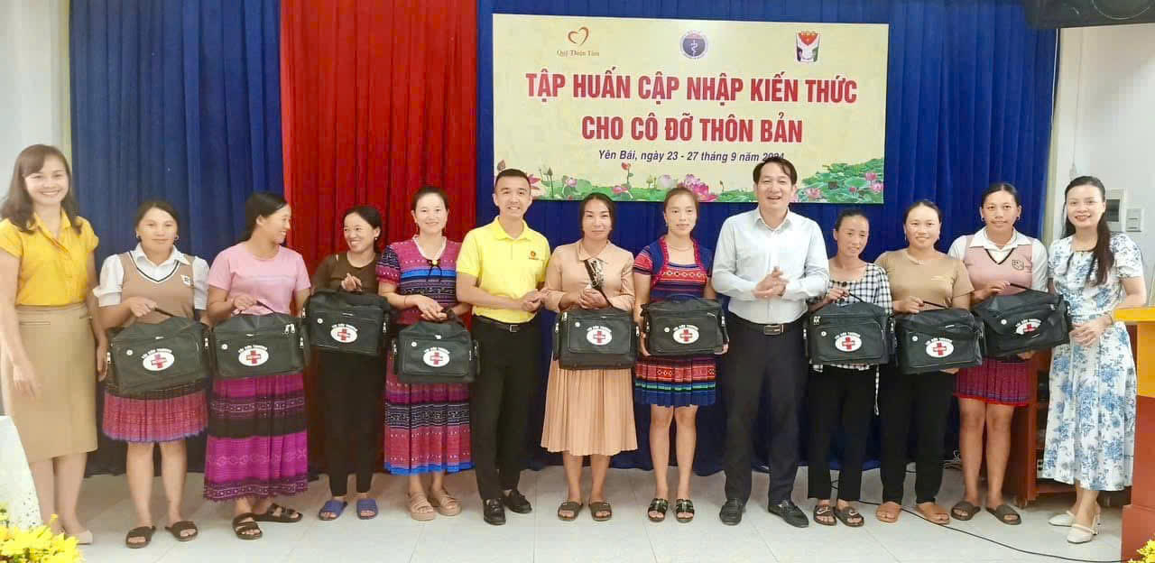 Cô đỡ thôn bản: Cầu nối giúp sản phụ vùng cao “vượt cạn”