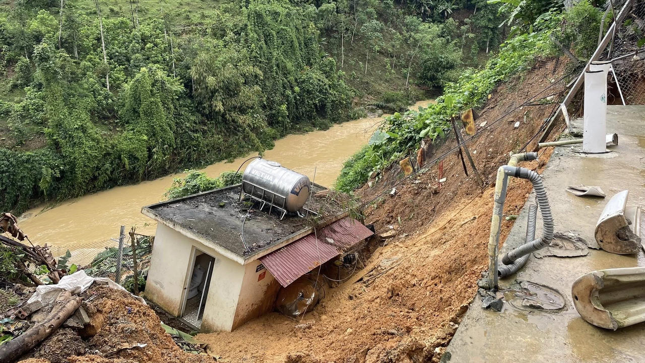 Ứng phó nguy cơ sạt lở đất, lũ quét ở Tuyên Quang