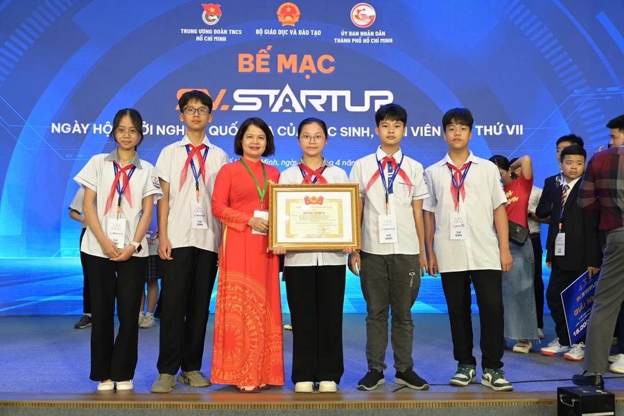 “Bản Sà Rèn Vitality” - kỳ tích khởi nghiệp của học sinh Yên Bái 