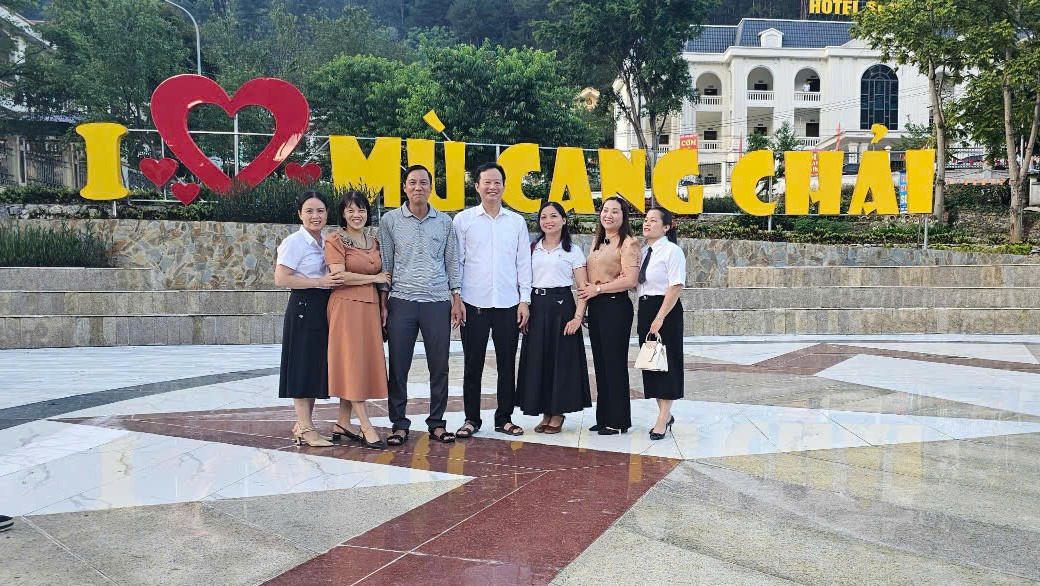 Yên Bái: Dấu chân những giáo viên gùi chữ lên non ngàn