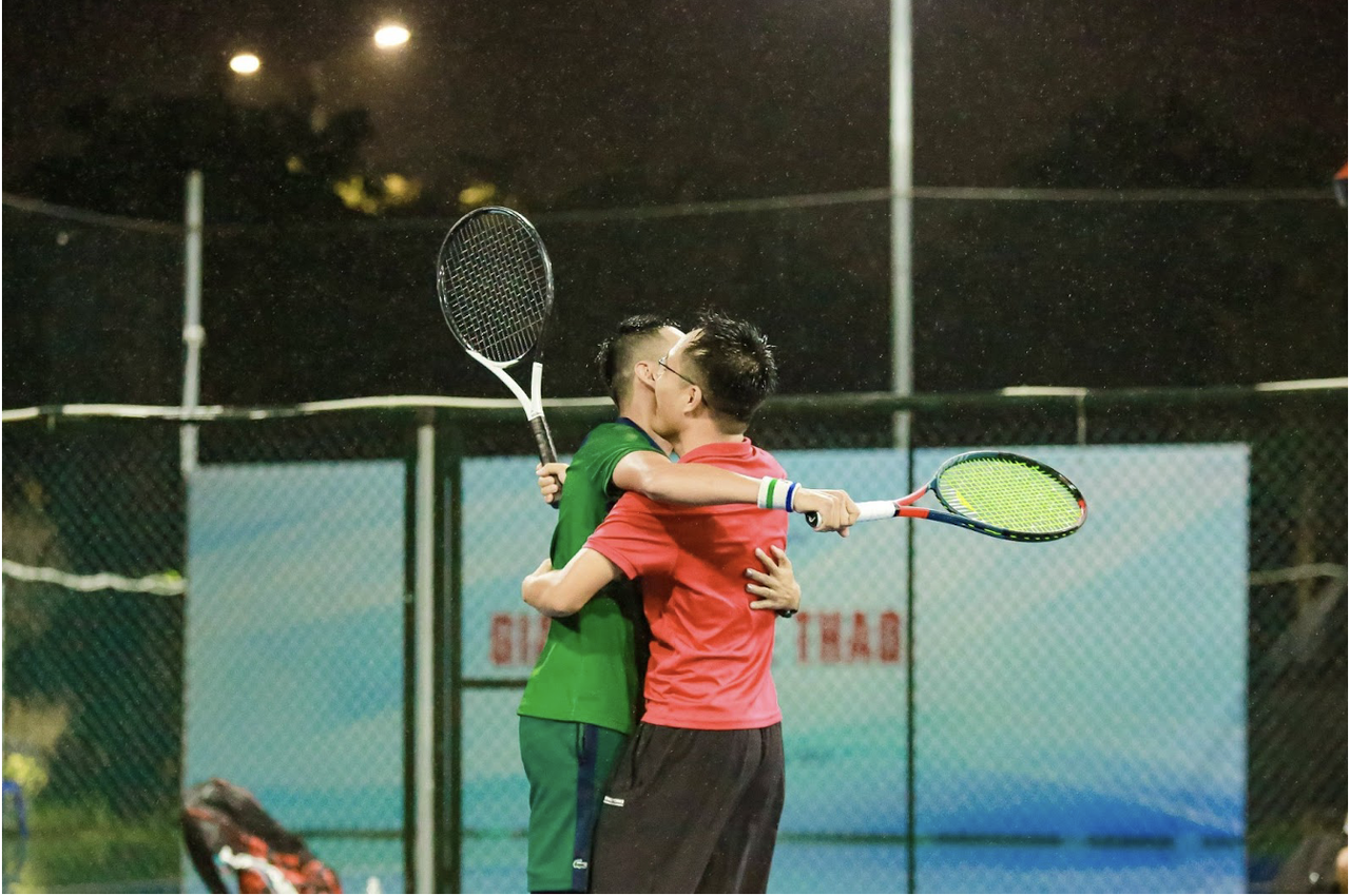 Giải Quần vợt phong trào tại Hà Nội: Hàng trăm vận động viên tham gia tranh tài 