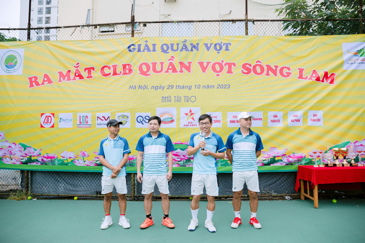 Giải Quần vợt phong trào tại Hà Nội: Hàng trăm vận động viên tham gia tranh tài 